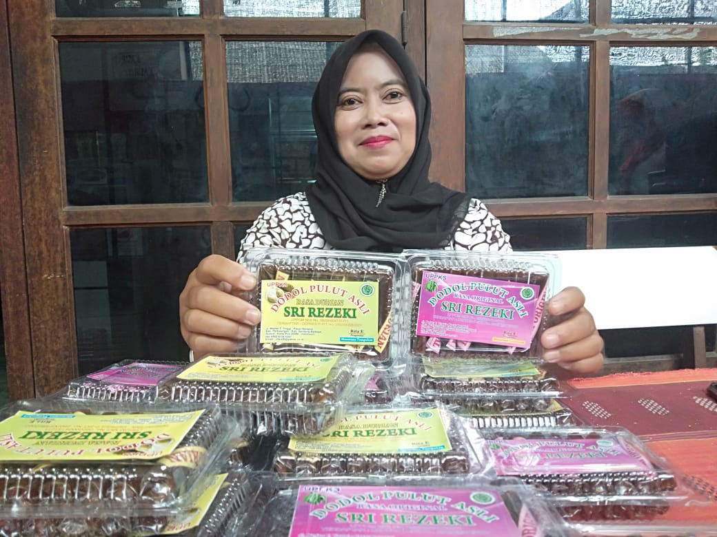  Rita Elfi Kreasikan Dodol Sri Rezeki Menjadi Beragam Varian Rasa